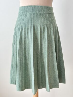 Celadon green pleated mid-length knit skirt wool cashmere - Estelle - wool and cashmere pleated skirt in green color petitejupenoire.fr