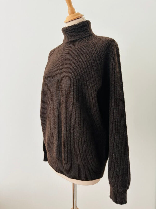 pull-yak-col-roule-femme-profil Pull en laine de yak pour femme col roulé marron